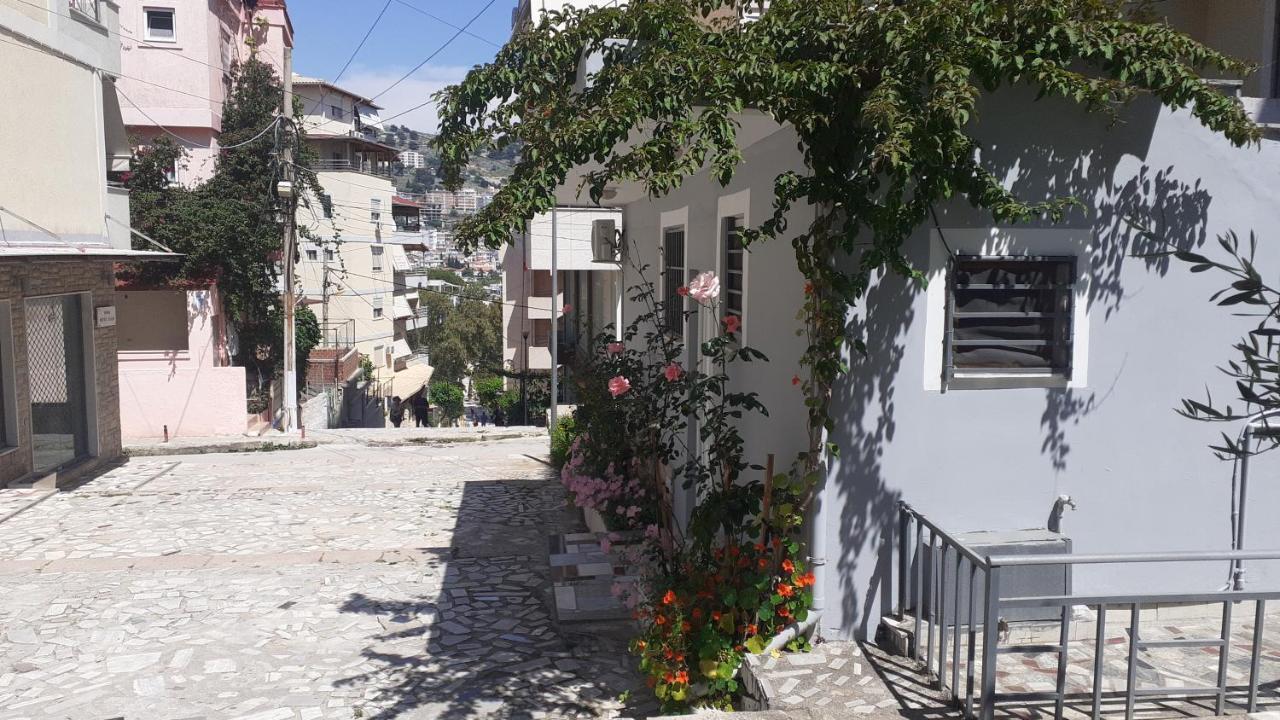 Olti'S Beach House Sarandë Exteriör bild